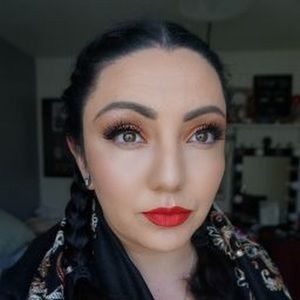 Meet your Posher, Adriana